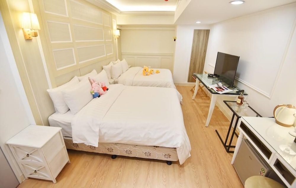 ELITE, QUADRUPLE, 2 DOUBLE BEDS