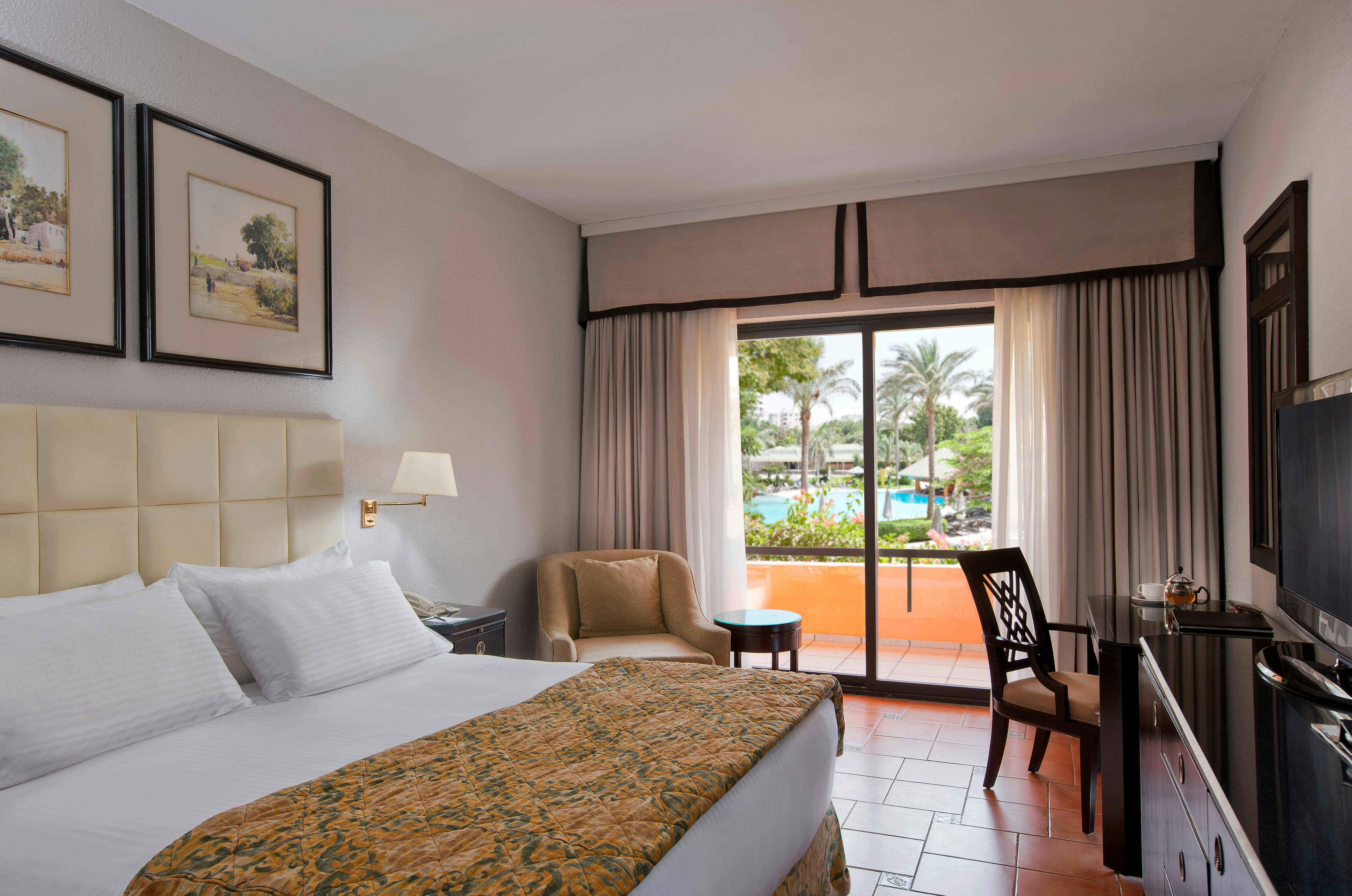 CABANA, KING BED, POOL VIEW