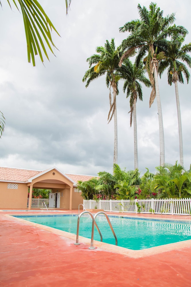 The Oasis Golf Retreat 12/29