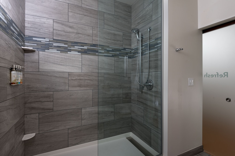 Even Omaha Downtown Hotels 13/57