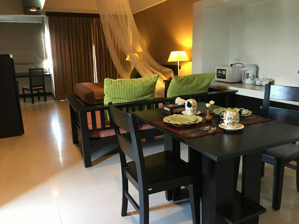 Siam Piman Hotel 48/72