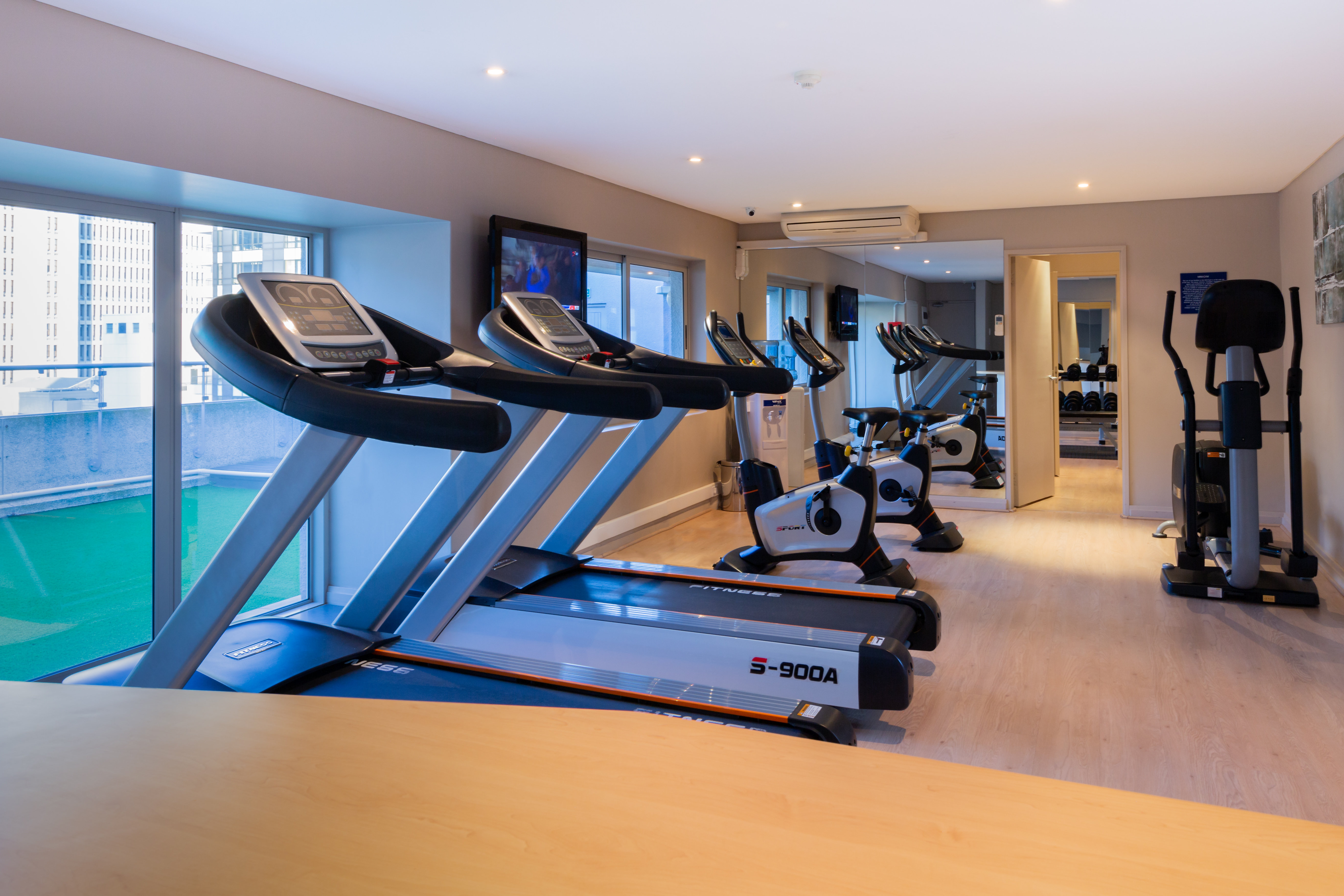 HOLIDAY INN EXPRESS CAPE TOWN CITY CENTRE 19/50