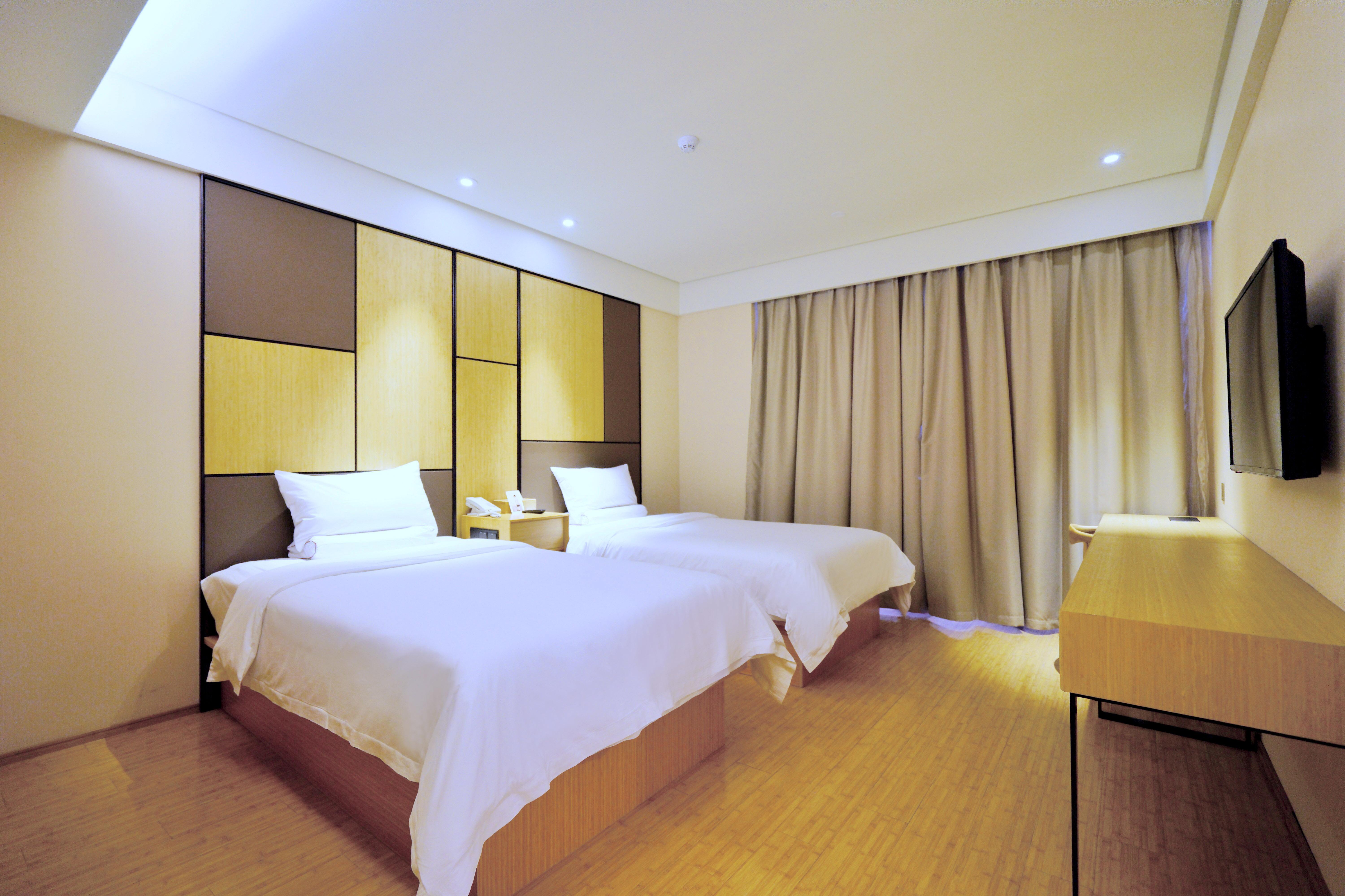 Ji Hotel (Hongqiao Airport Huqingping Road) 13/23