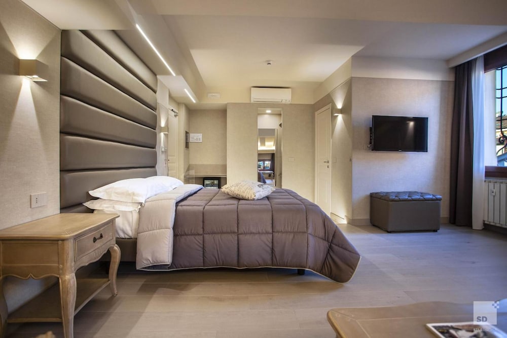 Hotel Cavour 26/49