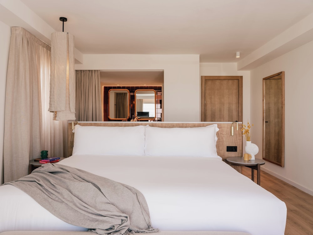 Ultimate, Me, Penthouse, 4 Beds, 2 King Beds, Private Pool