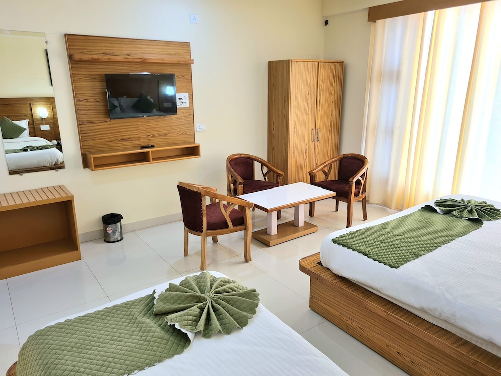 Amritara Sun Inn, Phata 30/40