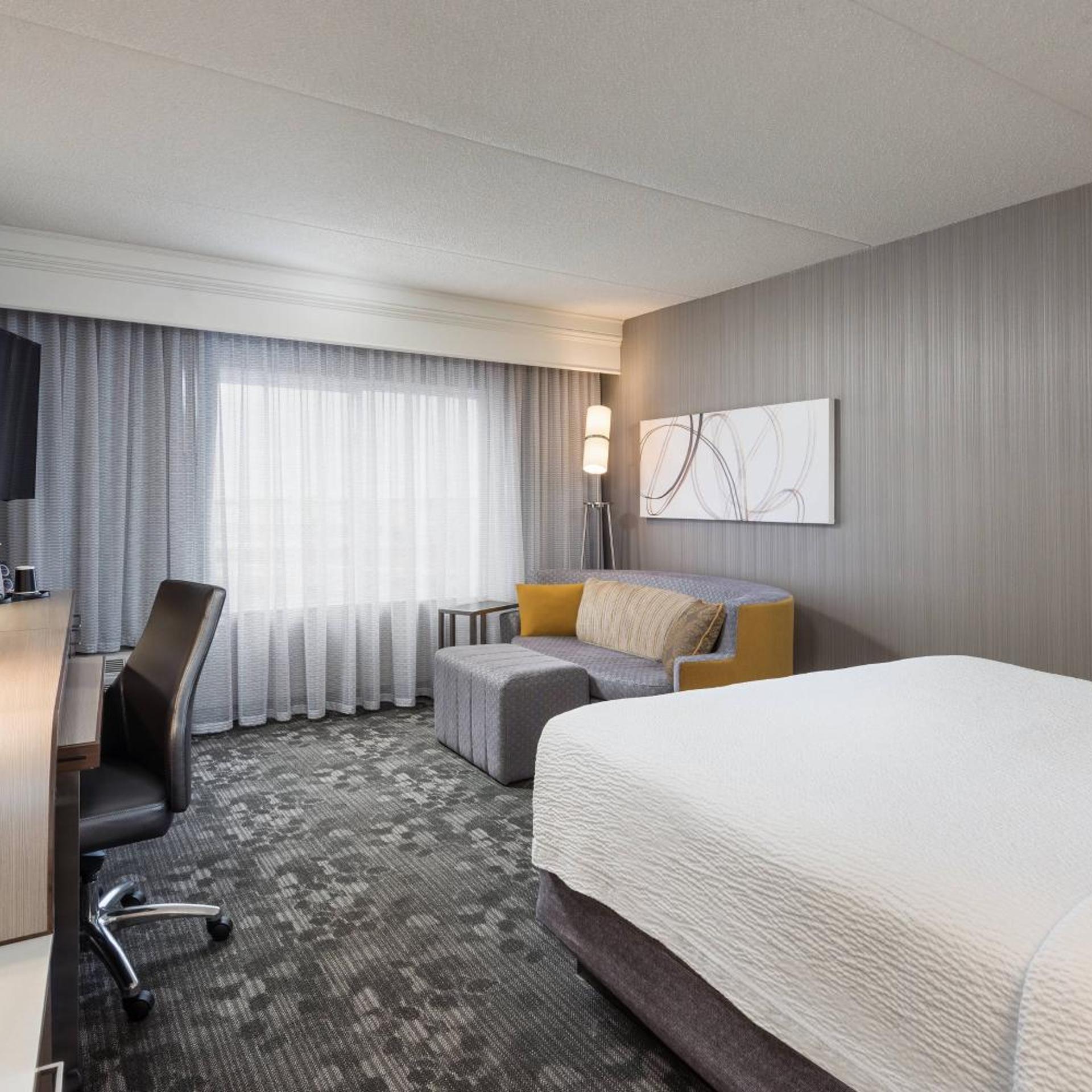 Room, King Bed, Bathtub, Accessible