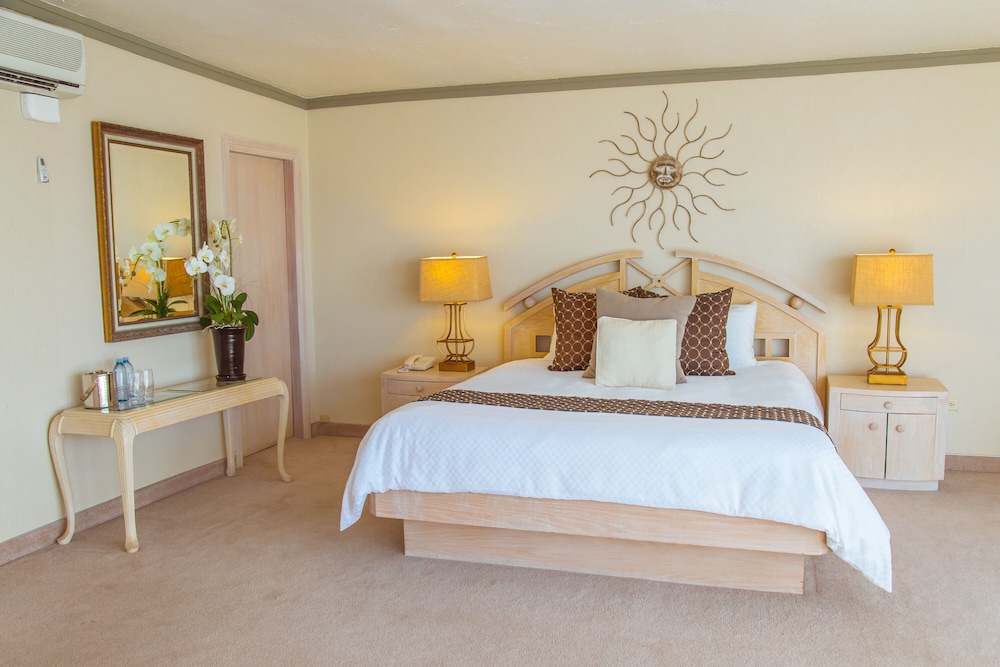 Estero Beach Hotel & Resort 19/70