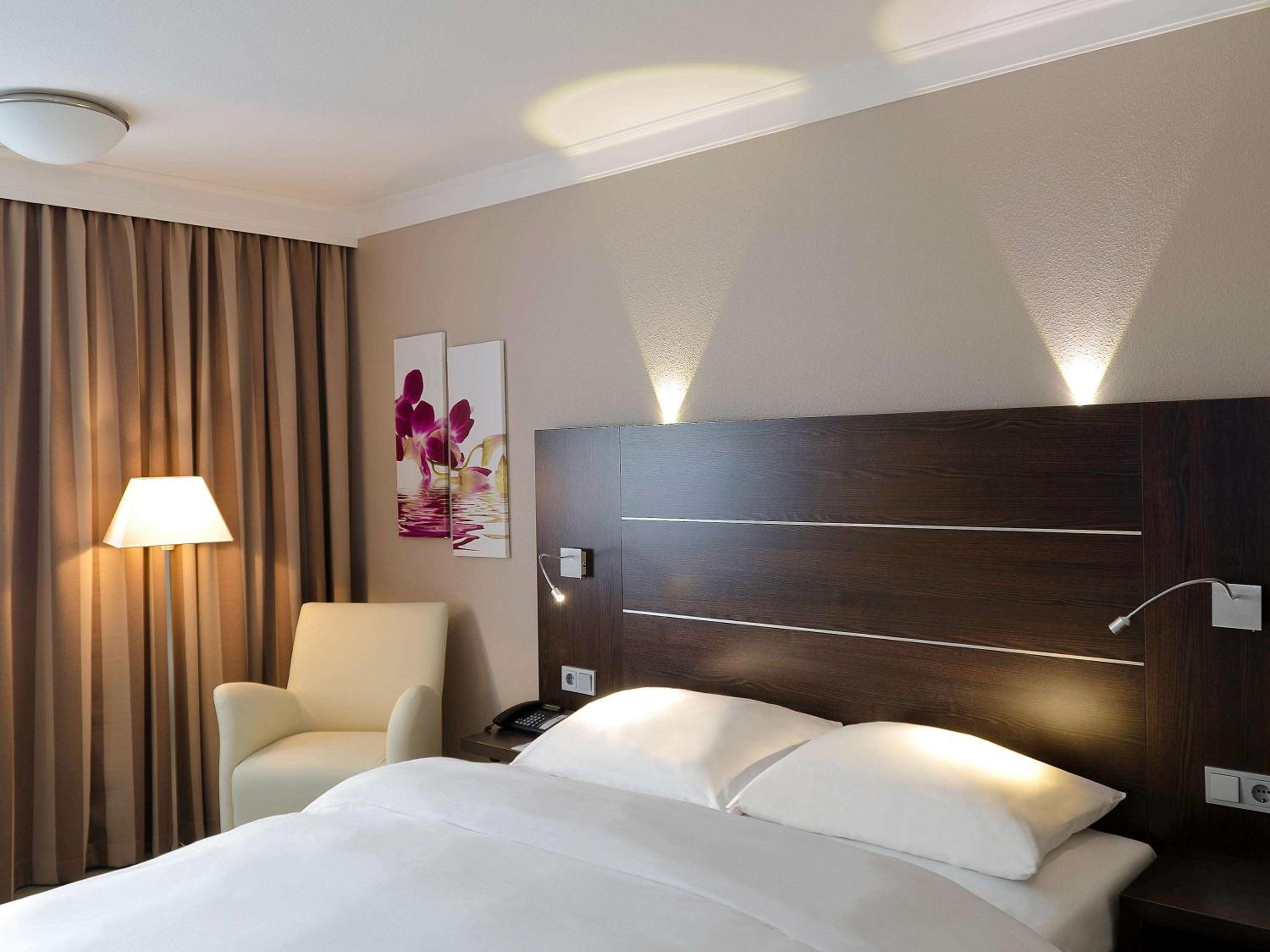 غرفة قياسية بسرير كينج، MERCURE HOTEL HAMM 3/8