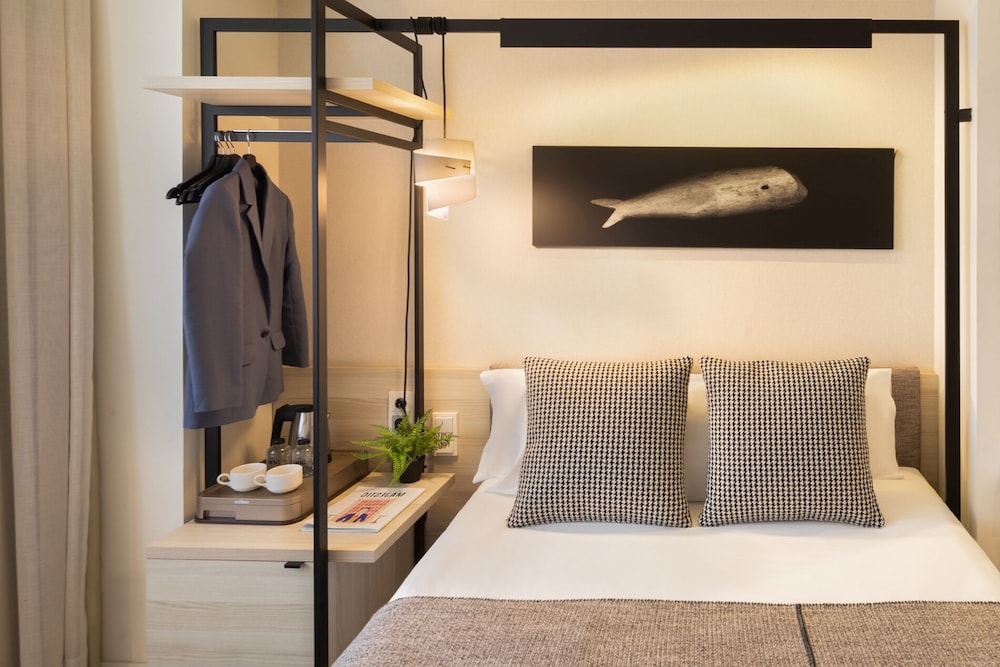 Hotel Denit Barcelona 30/48