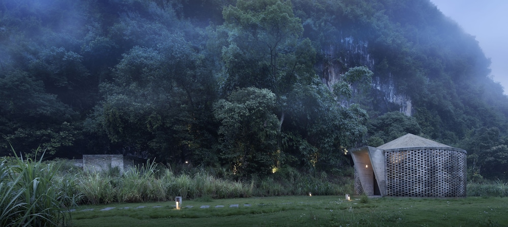 ALILA YANGSHUO 61/65