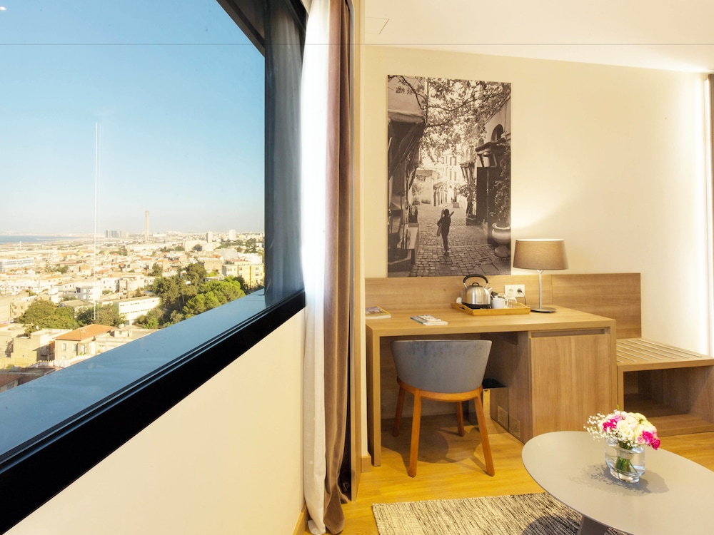 Lamaraz Arts Hotel 41/49