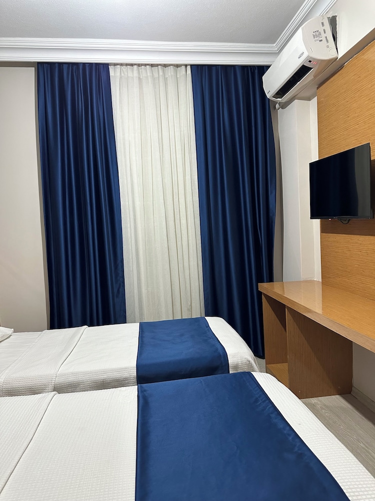 Serenity Suit Hotel 24/50