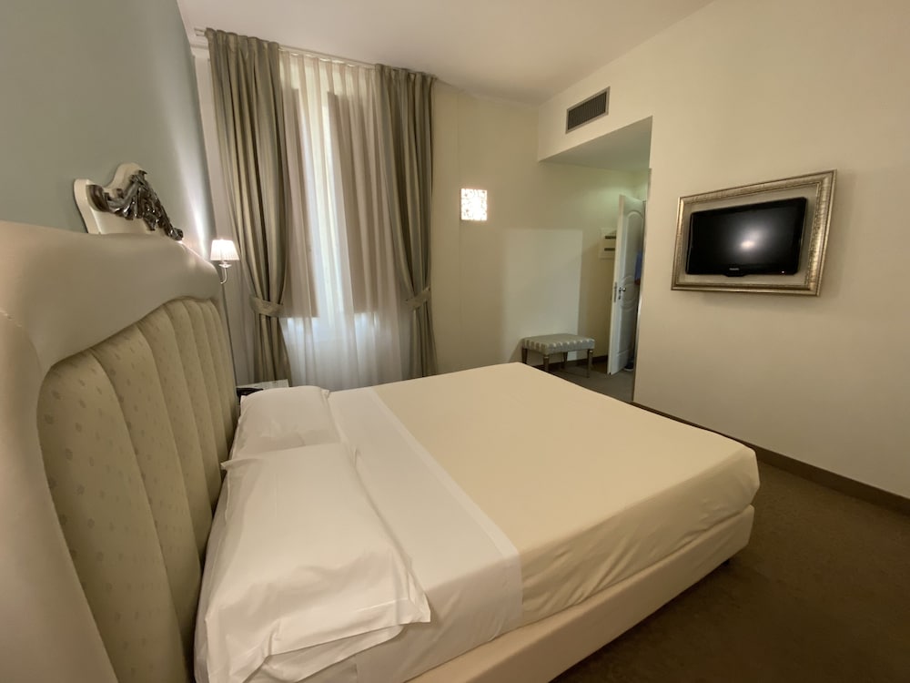 JR Hotels Oriente Bari 12/56