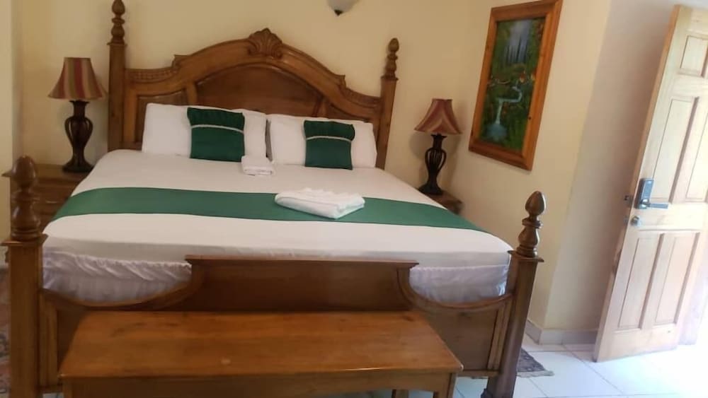 Pc Entreprises Guest House 11/50