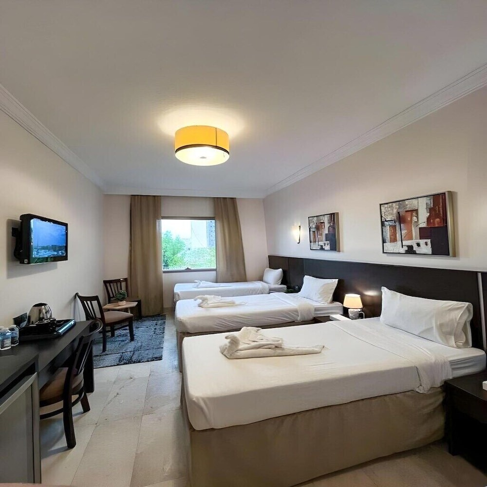 Hussein Hassan Ali Bayari Hotel 22/61