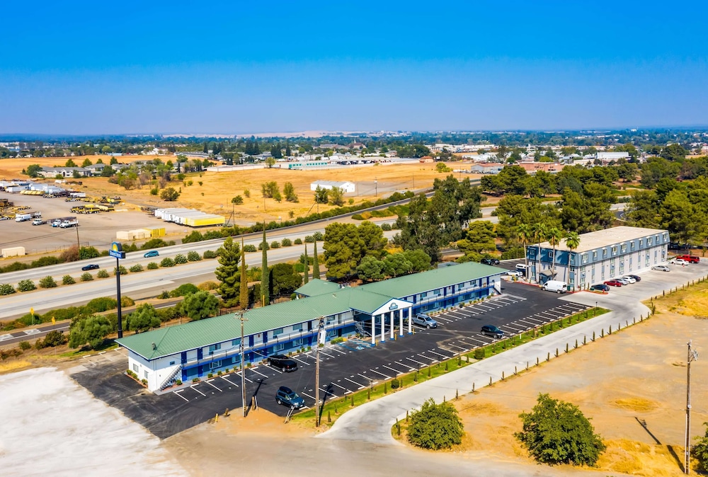 Days Inn By Wyndham Red Bluff 8/42