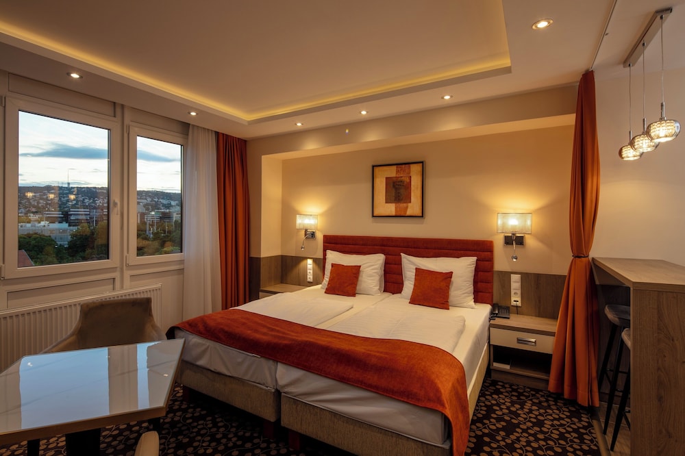 Hotel Charles 28/67