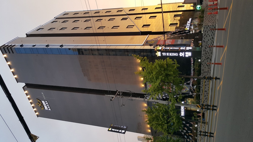 The King Hotel 3/50