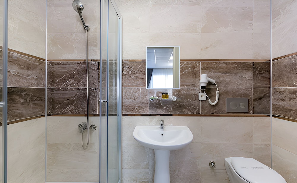 Grand Gulluk Hotel 50/56