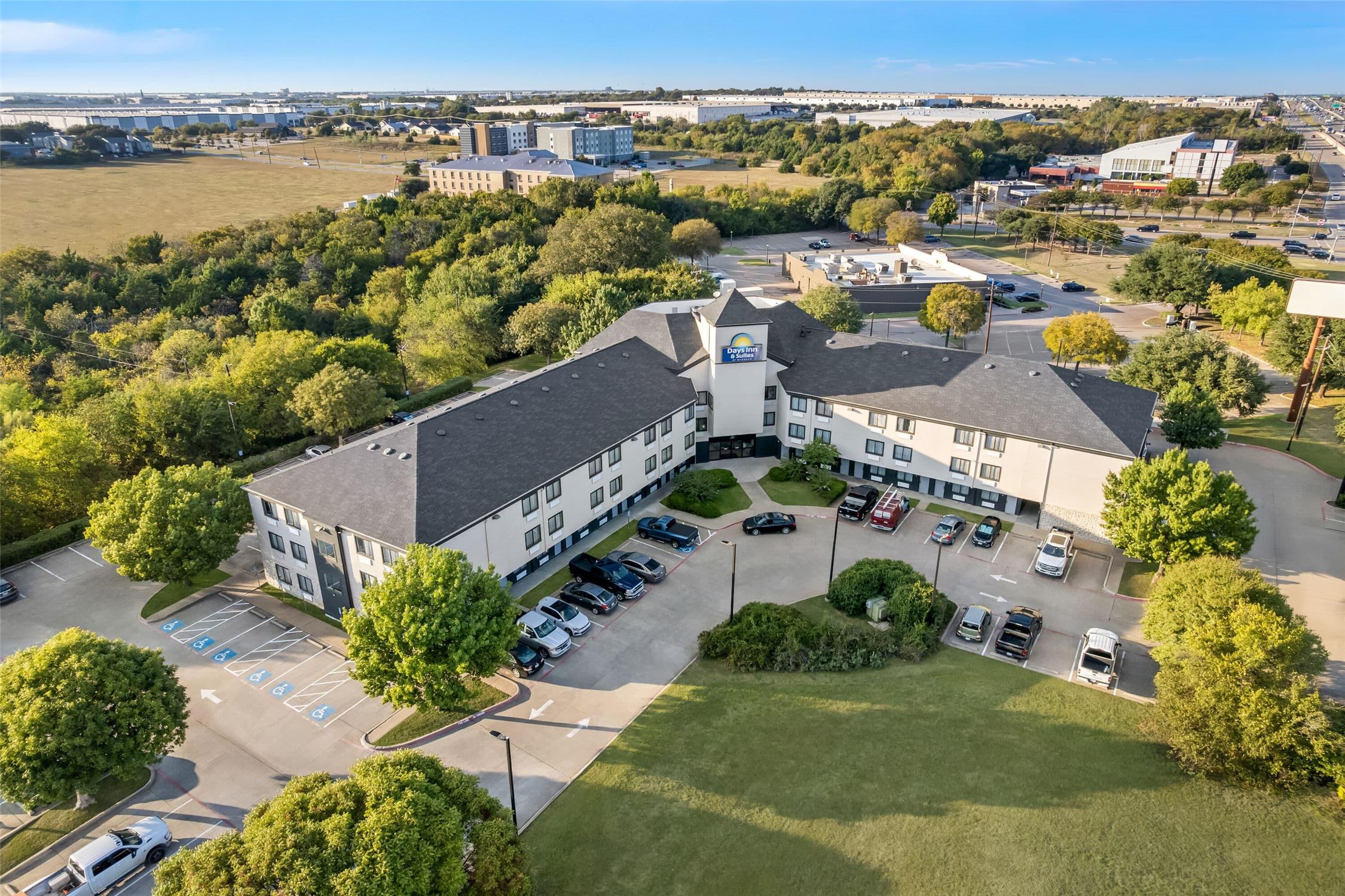 Days Inn & Suites by Wyndham DeSoto 37/44