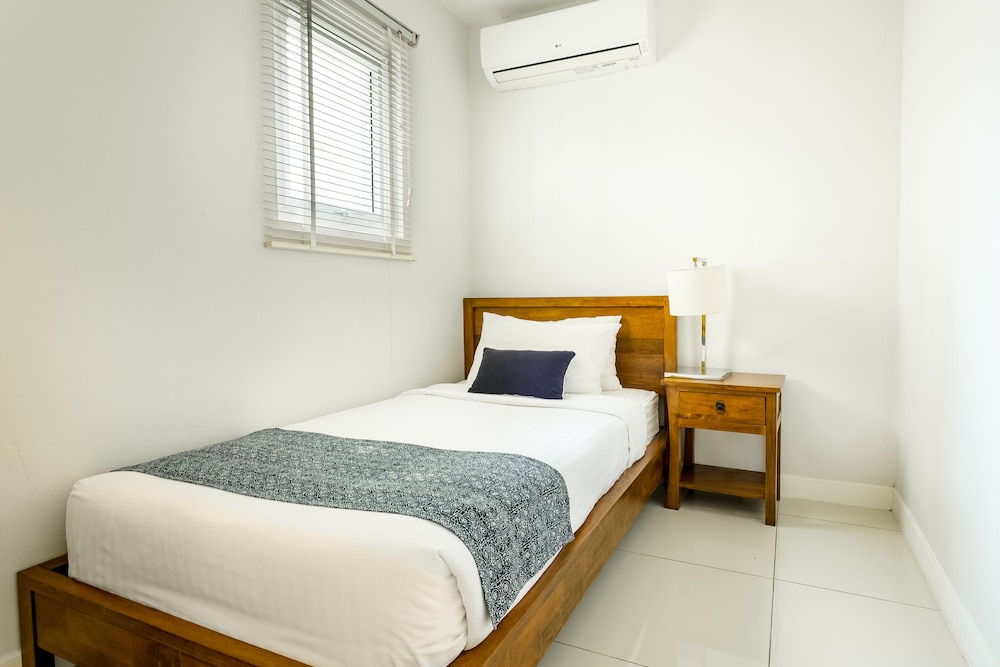 3 Bedrooms, Town House, 1 Single and 2 Double Beds