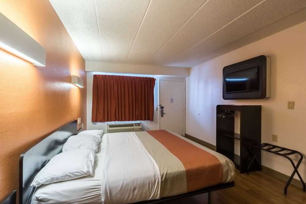 Motel6 Crawfordsville, IN 24/51