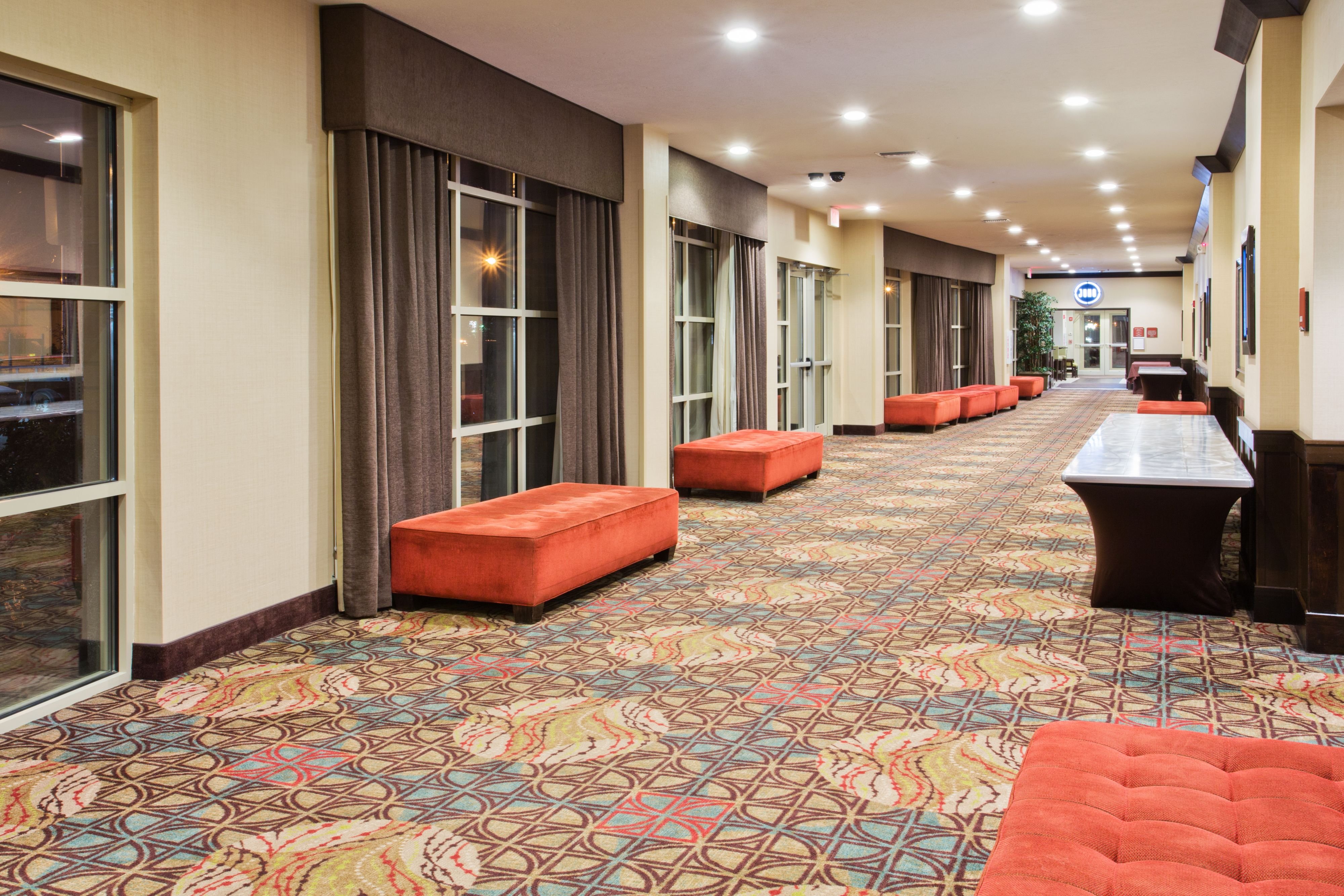 Crowne Plaza Anchorage-Midtown 41/78