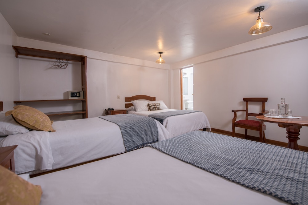 ROOM, TRIPLE