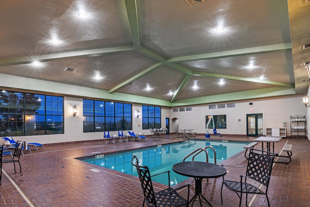 Holiday Inn Express Hotel and Suites Tulsa S Broken Arrow Hwy 51 69/80