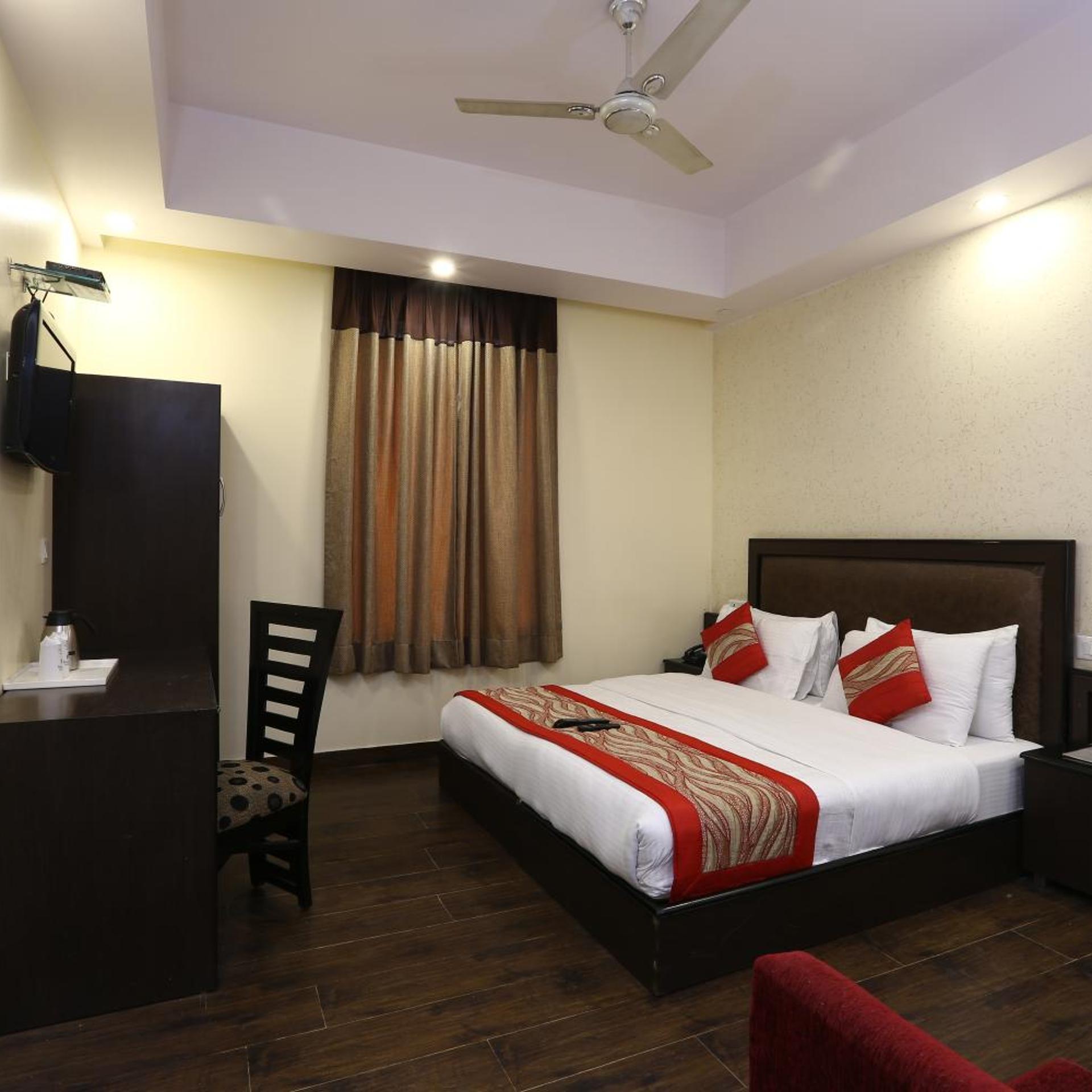 HOTEL KINGSTON PARK 33/55