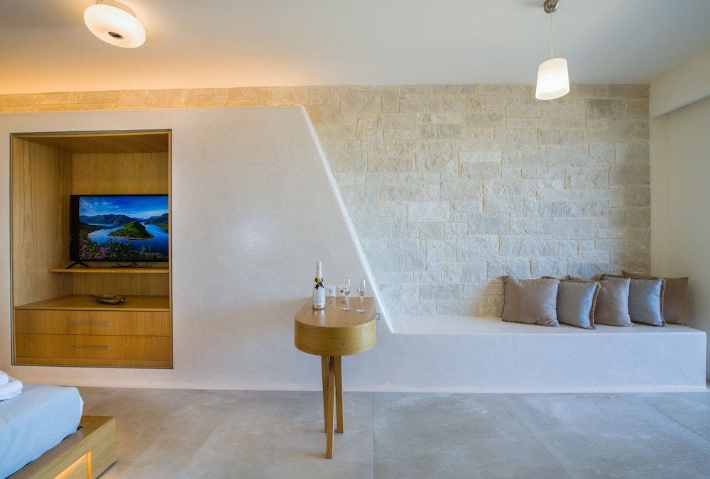 Lilium Village Hotel 30/50