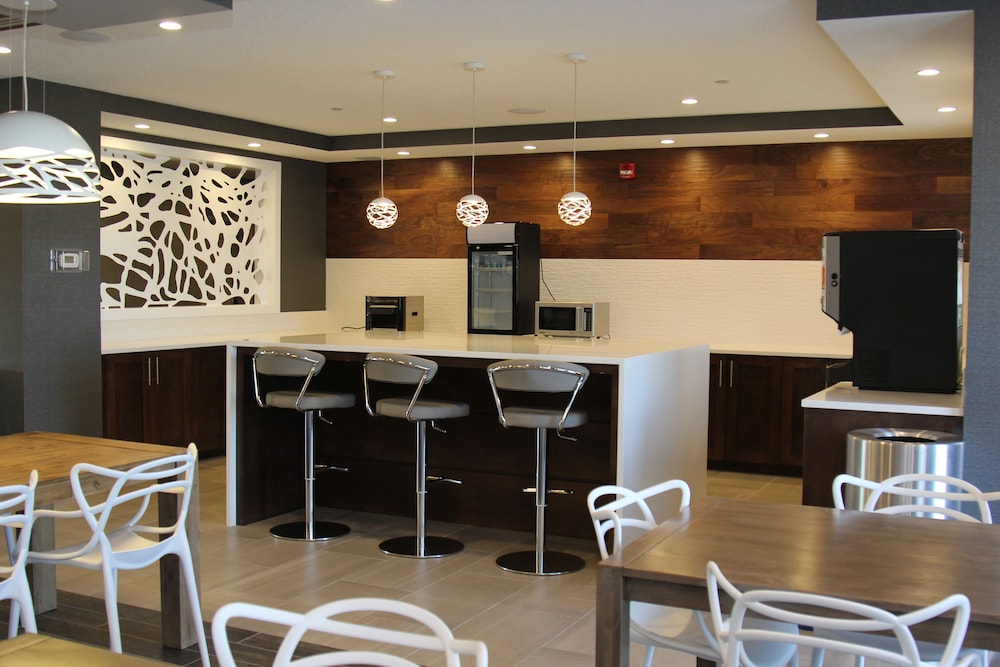 Best Western Plus Airdrie Gateway 42/50