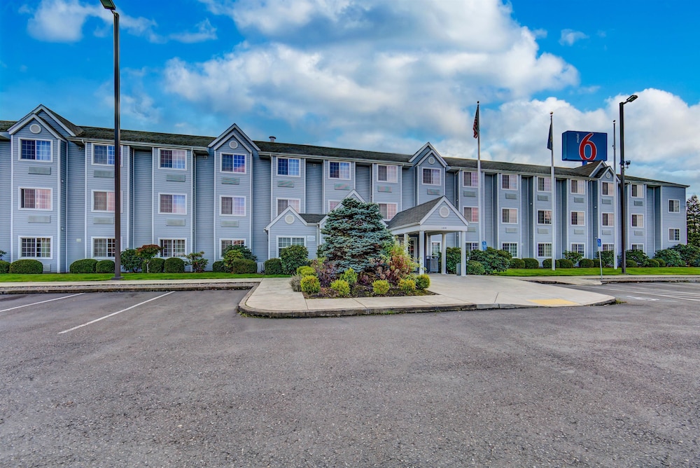 Motel6 Sutherlin, OR – I-5 secondary