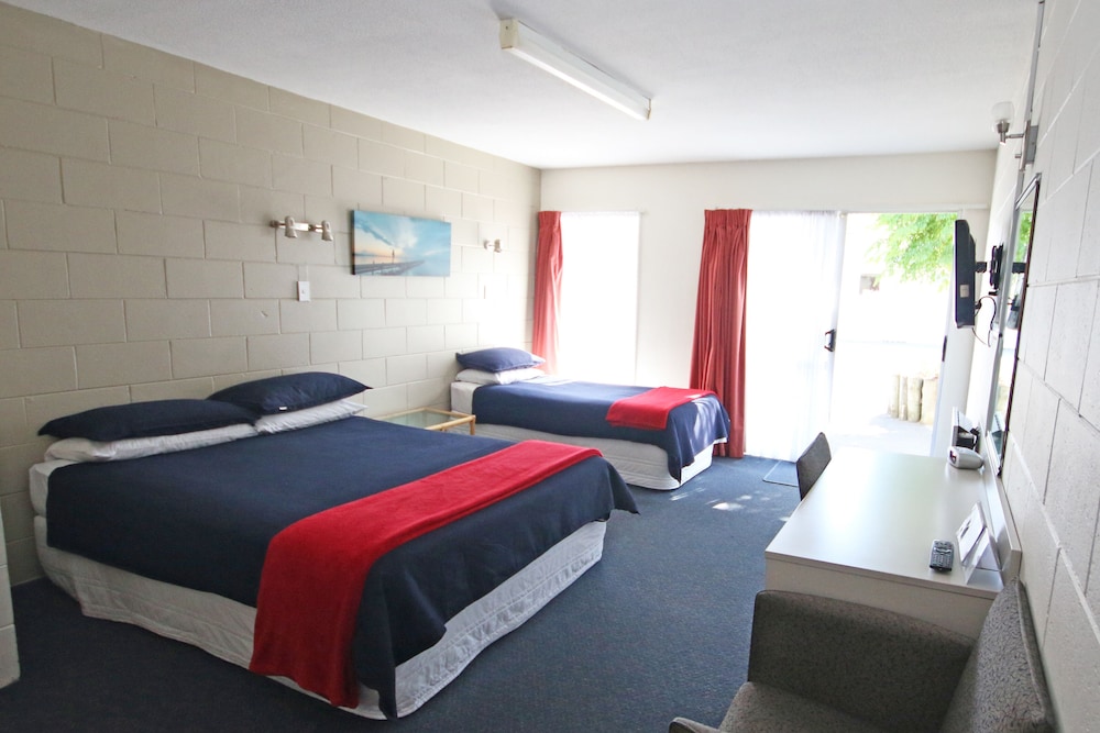 Midway Pacifica Lodge 34/62