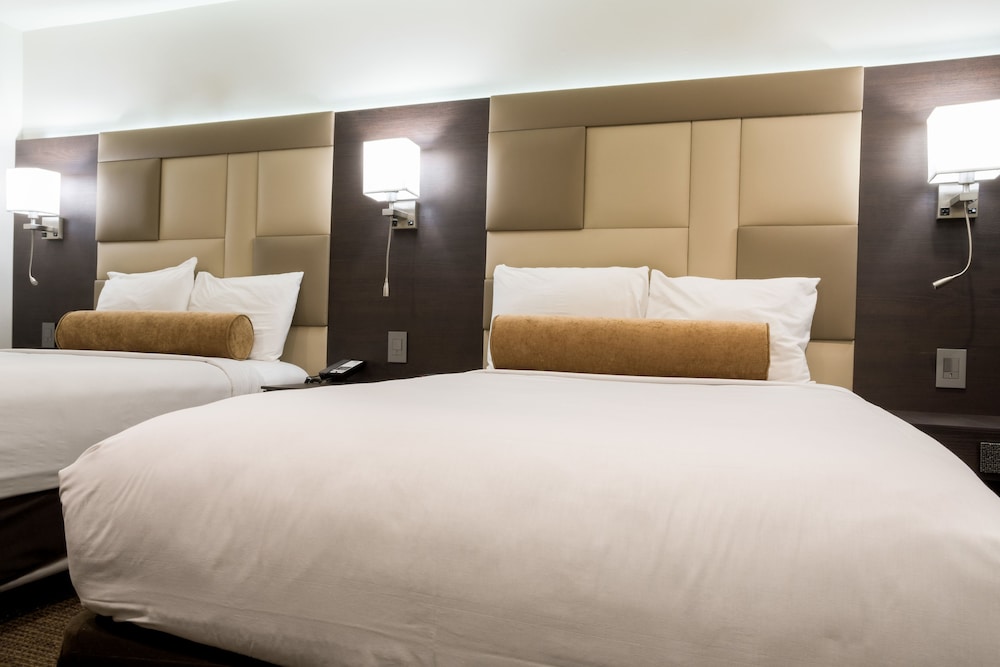 Hotel Xilo Glendale 12/51
