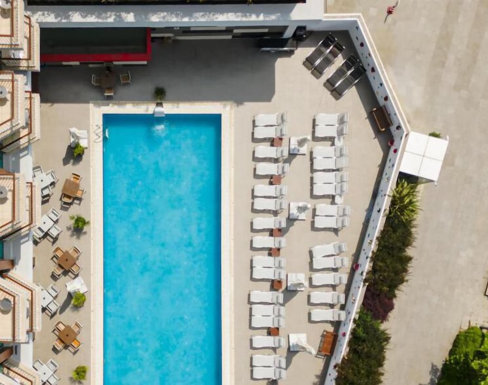 Lova Hotel Spa 3/50