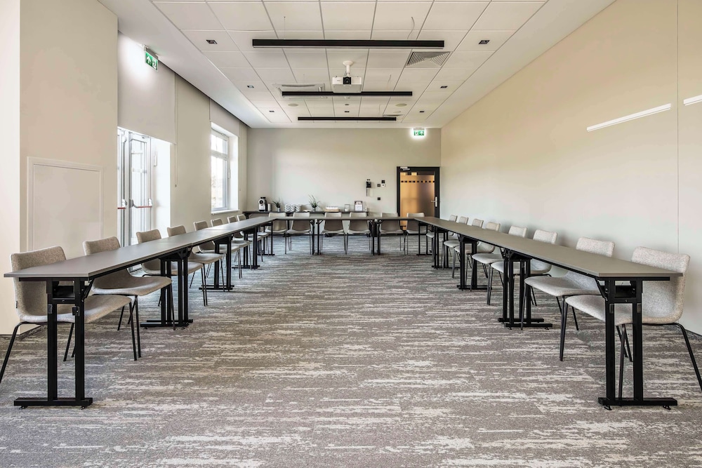 Park Inn by Radisson Vilnius Airport Hotel & Conference Centre 65/72