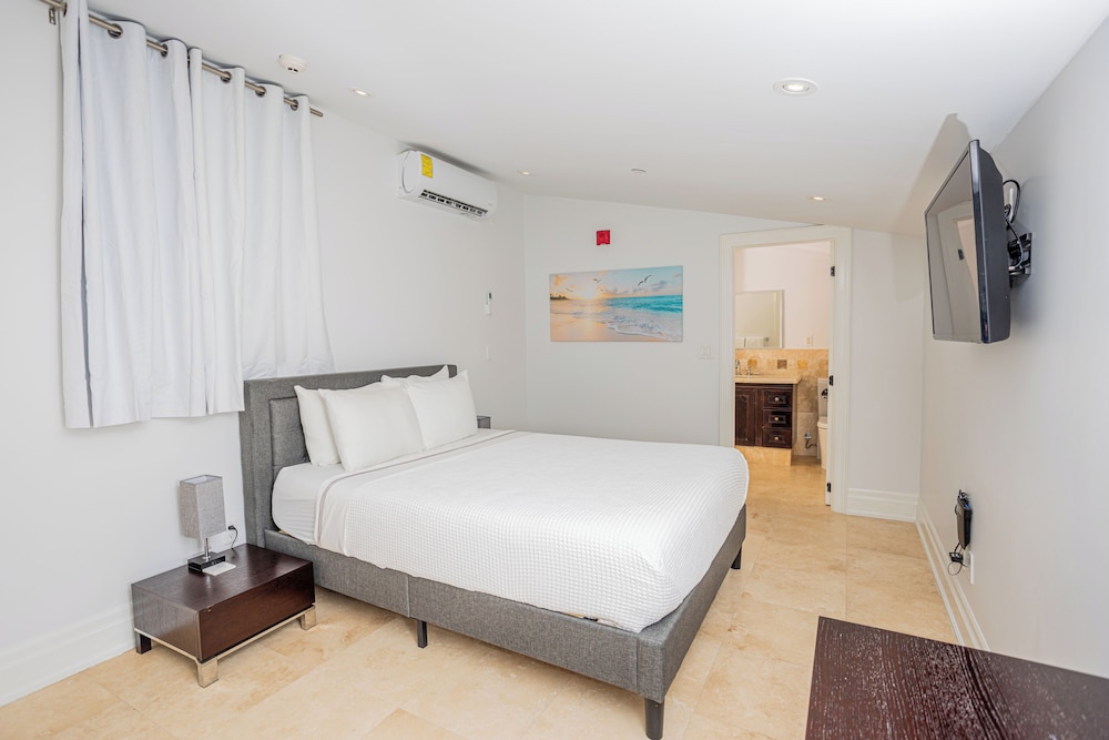 The Atrium Resort 14/66