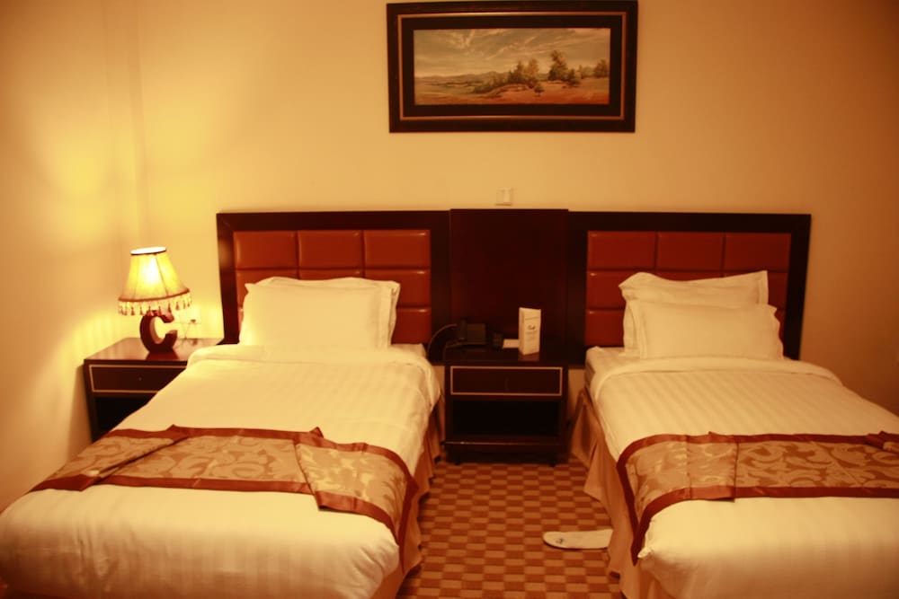 Caravan Hotel 18/47