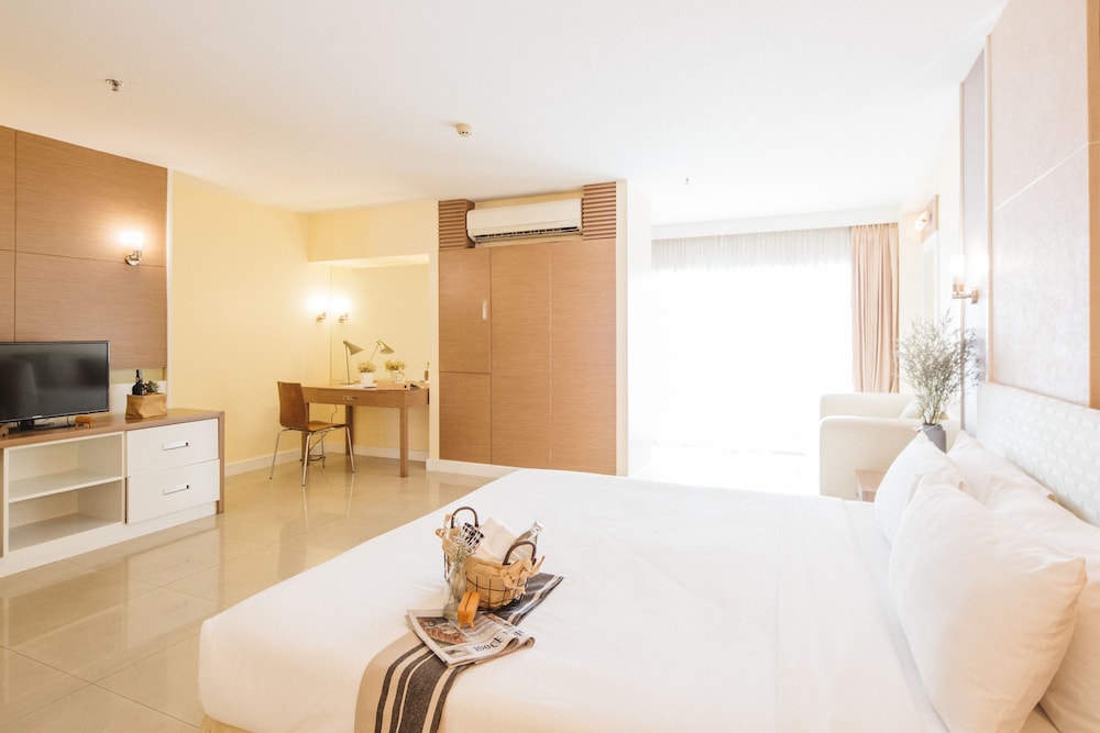 Clef Hotel 9/50