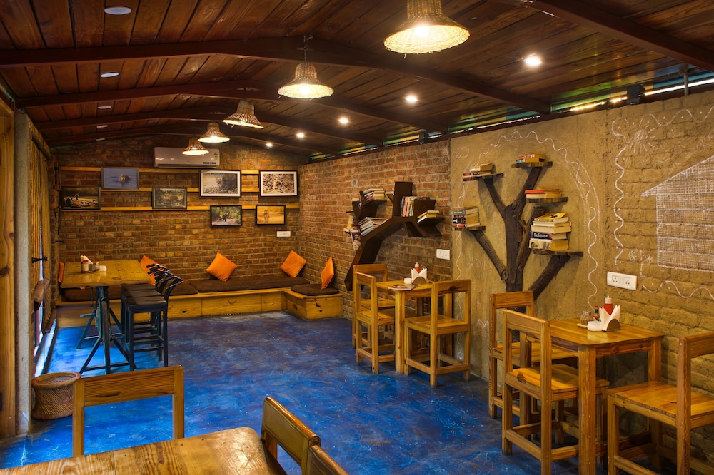 CORBETT MACHAAN RESORT 32/50