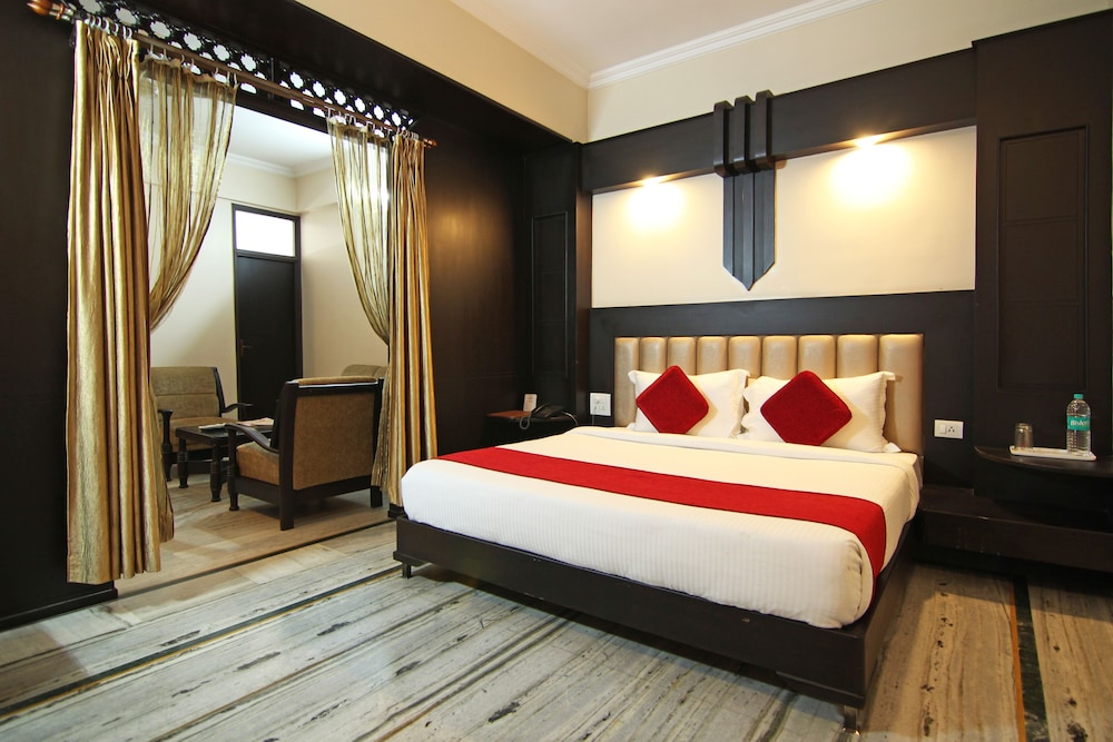 EXECUTIVE, SUITE