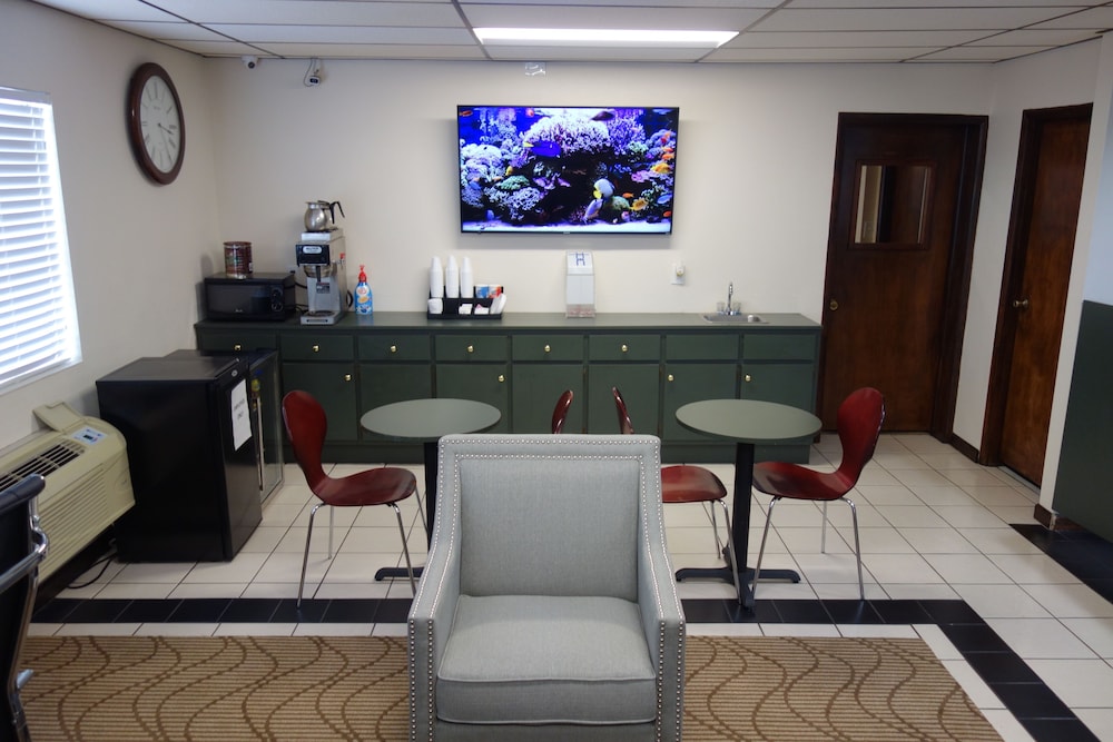 VIP Inn and Suites 28/40