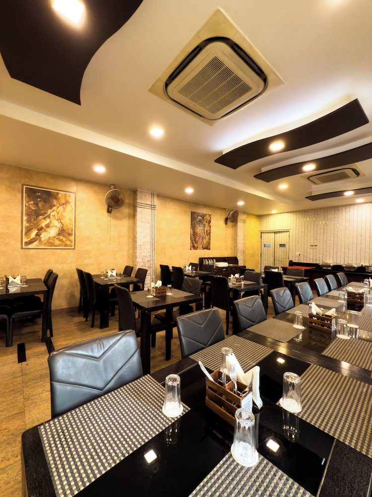 HOTEL ROYAL PALM 49/61