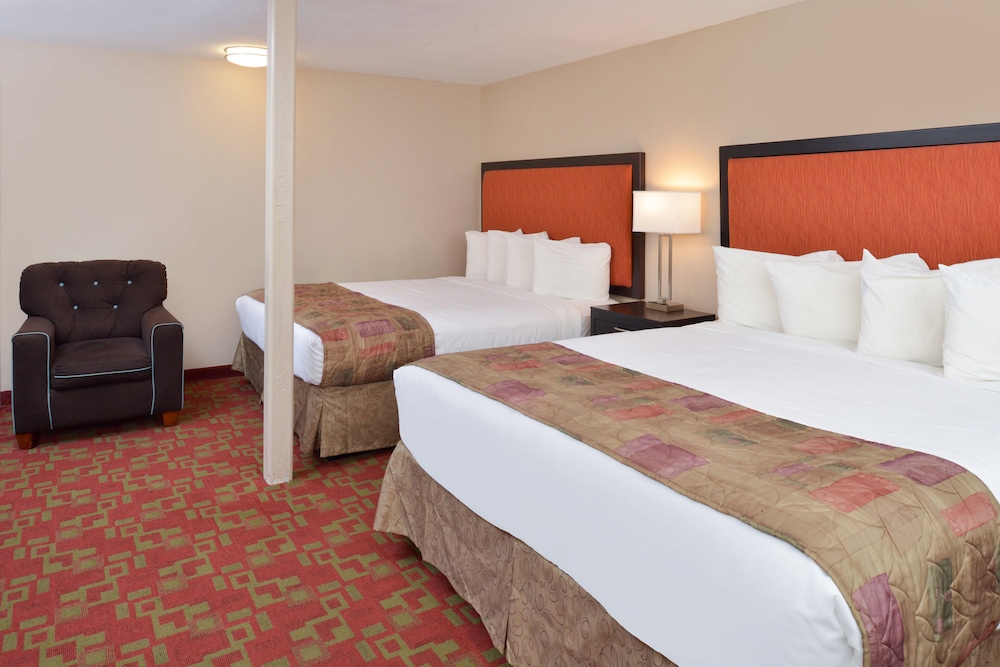 Pacific Shores Inn 15/56