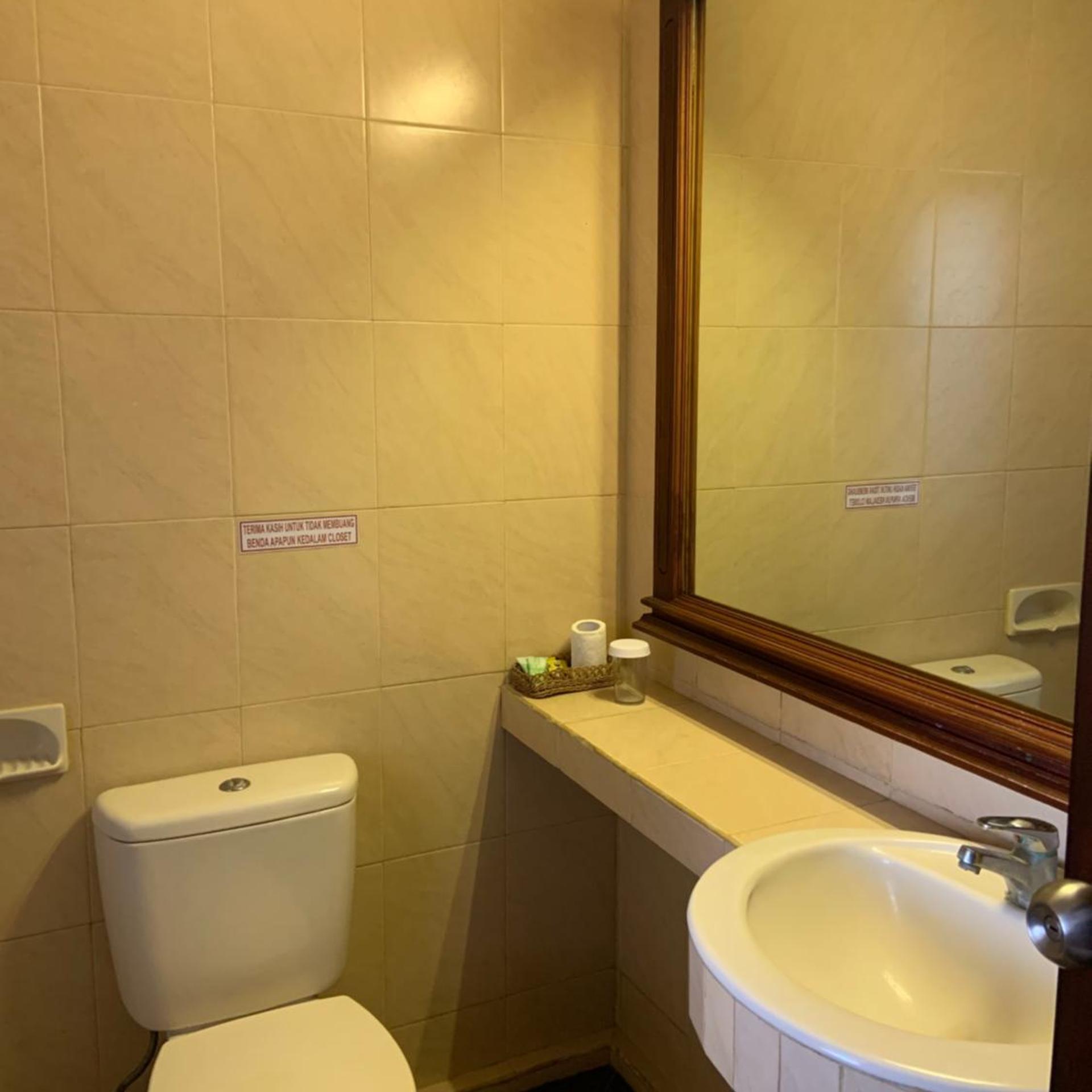 Nirwana Hotel 34/35