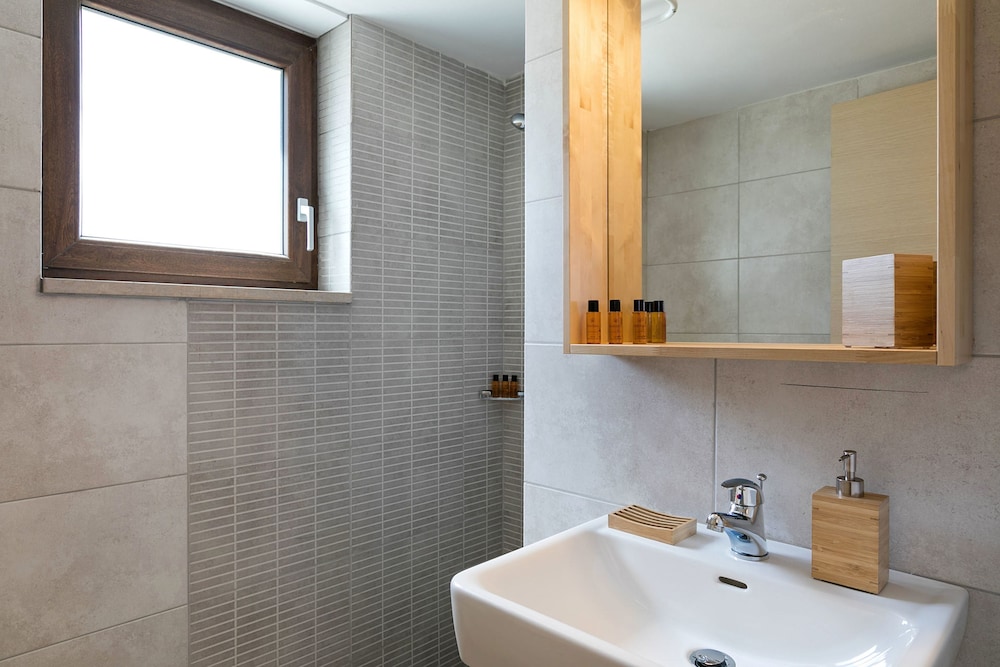 Syra Suites 47/50