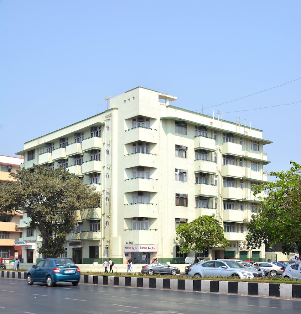 Sea Green South Hotel 3/75