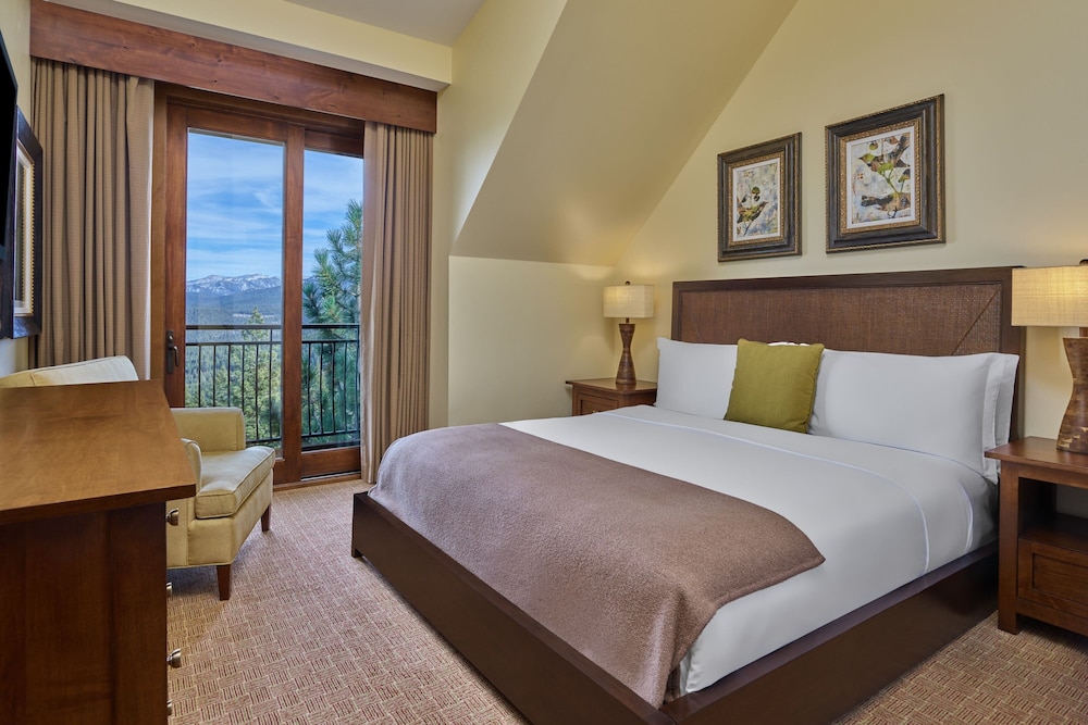 3 Bedrooms, 3 Double Beds, Mountain View